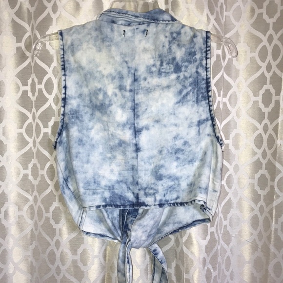 Cute tank top with tie - Picture 4 of 4